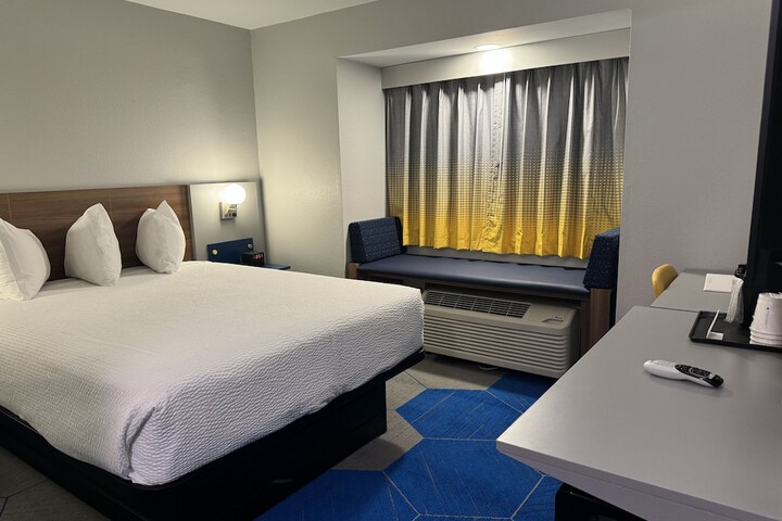 Room 5 of 50