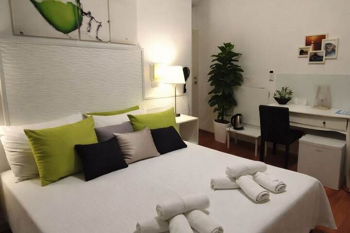 Room 3 of 25