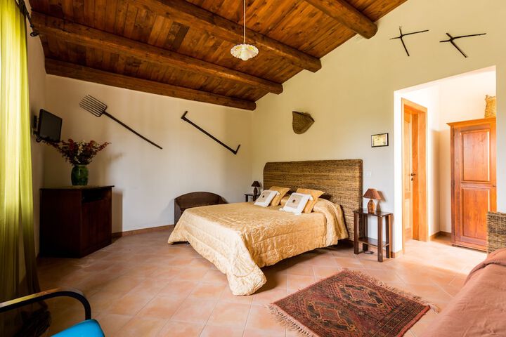 Room 3 of 38