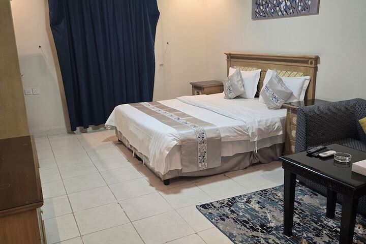 Room 8 of 24