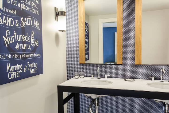 Bathroom sink