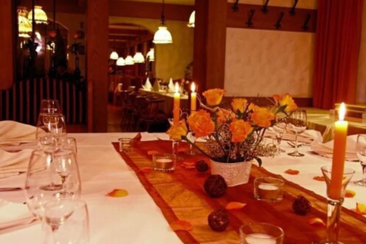Dining 42 of 68