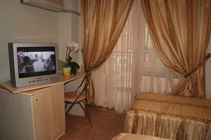 Room 7 of 14