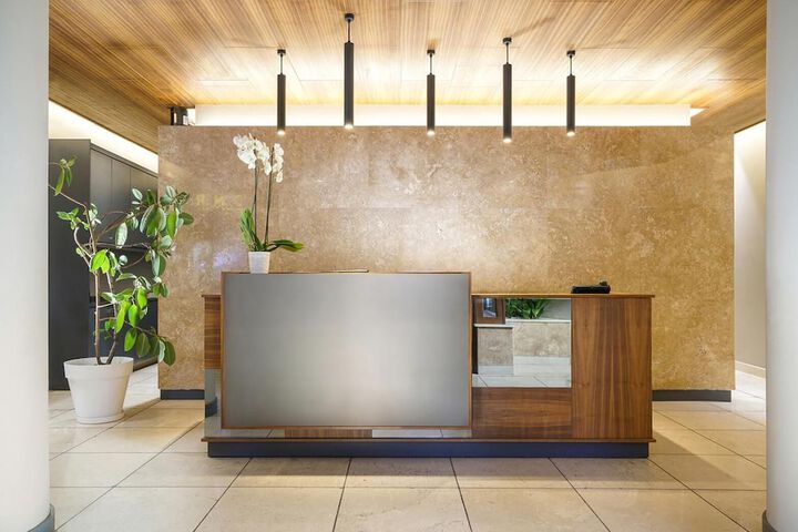 Entrance & Lobby