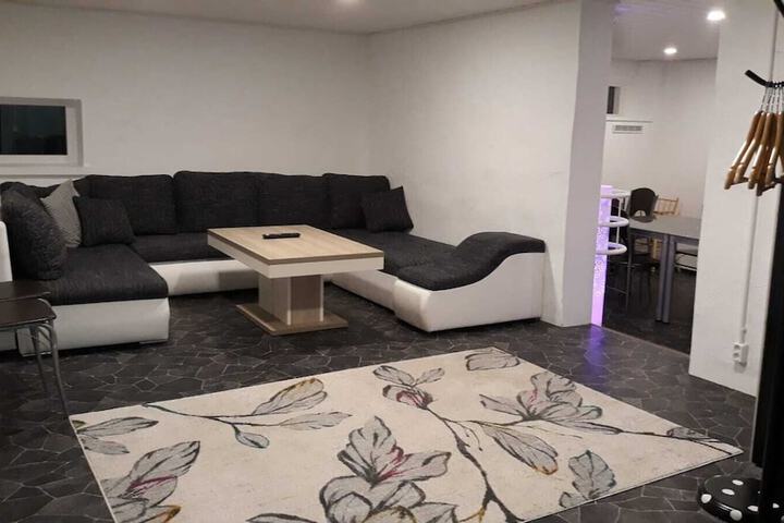 Room 6 of 13
