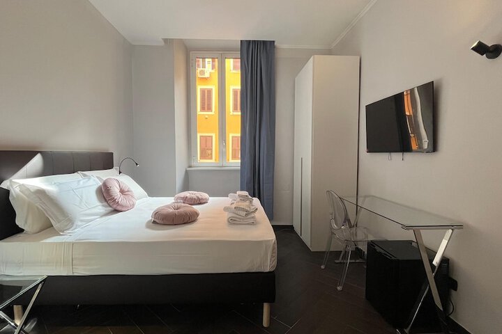 Room 8 of 23