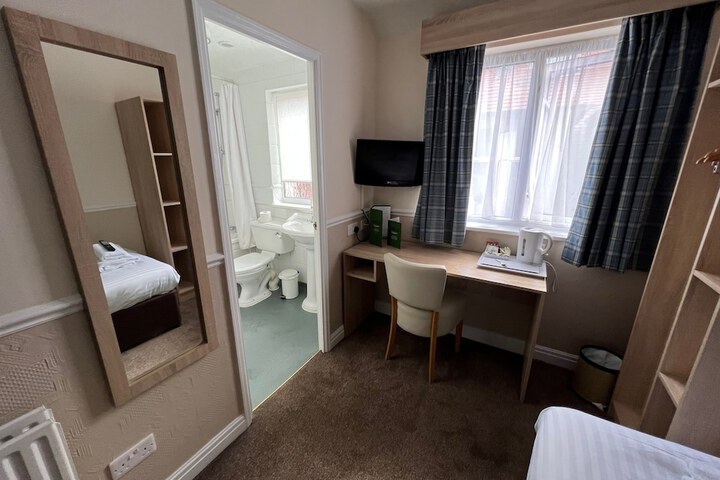 Room 5 of 53