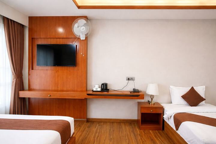 Room 11 of 26