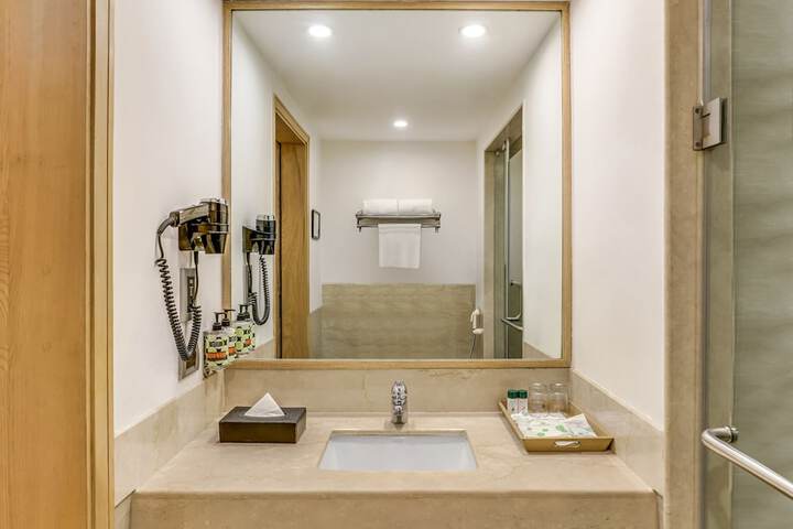 Room 25 of 57