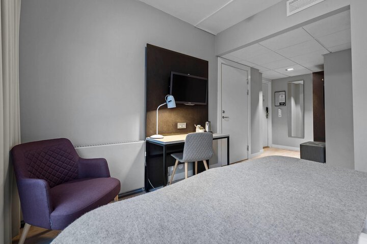 Room 36 of 61