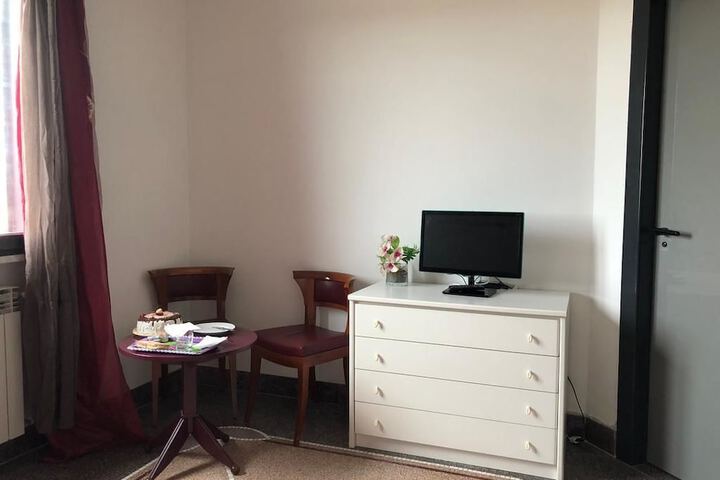Room 15 of 15