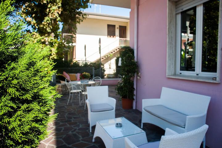 Hotel Exterior 53 of 61