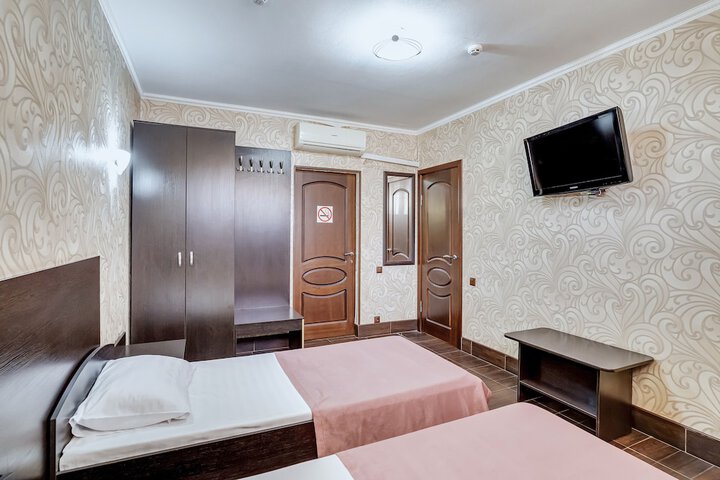 Room 30 of 33