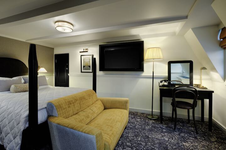 Room 29 of 81