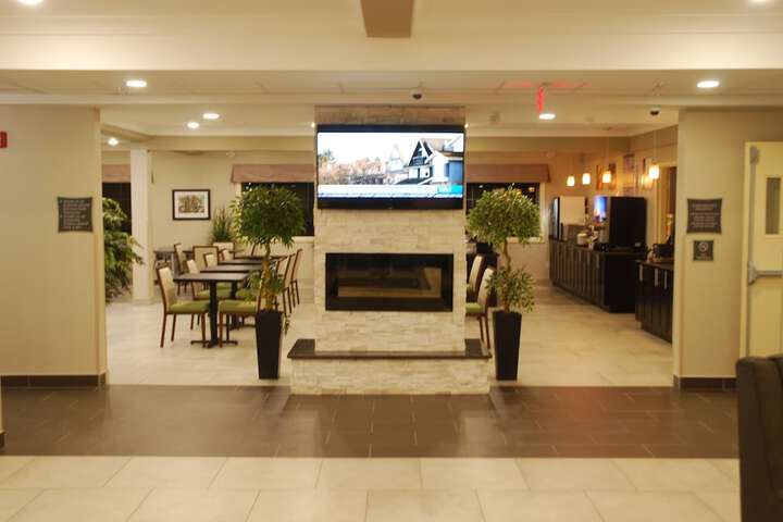Entrance & Lobby