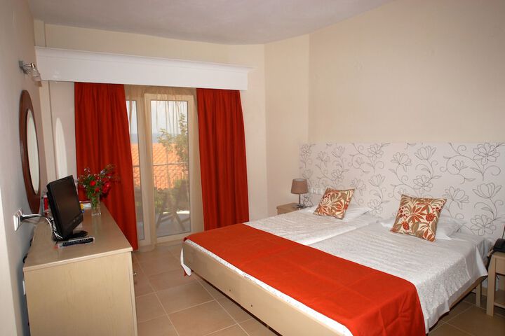 Room 4 of 72