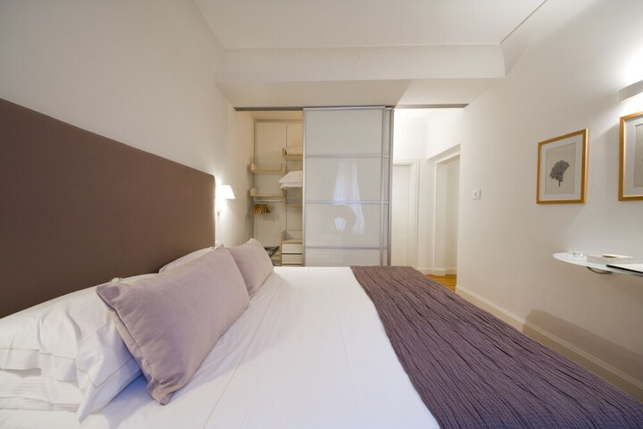 Room 16 of 60