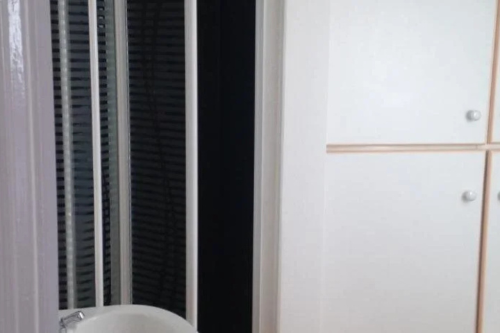 Room 9 of 13