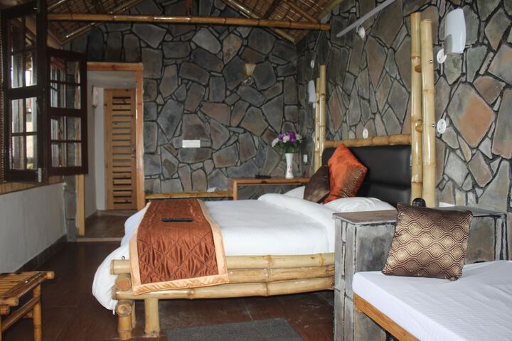 Room 3 of 33