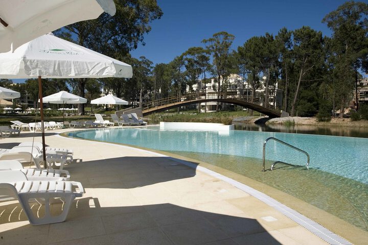 Pool 54 of 86