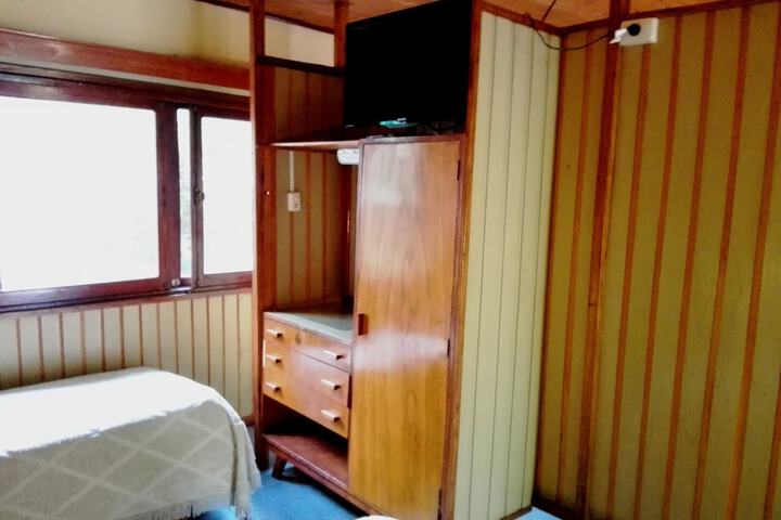 Room 8 of 17