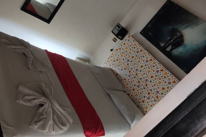 Room 2 of 10