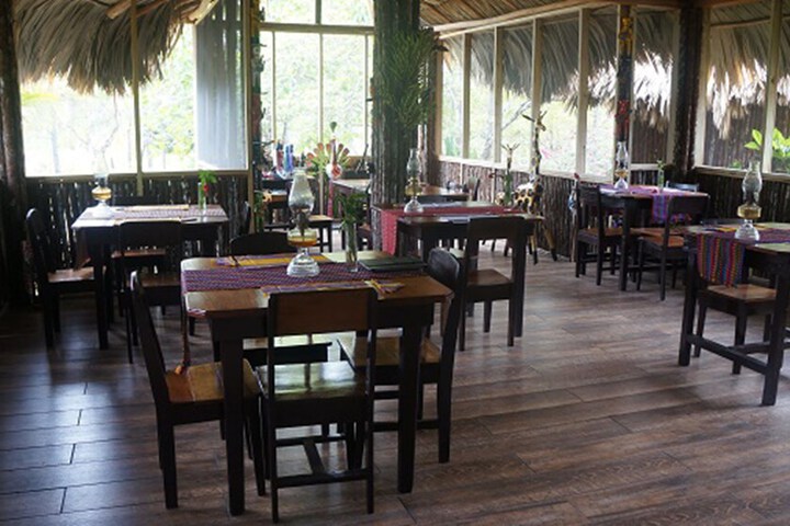 Dining 34 of 64