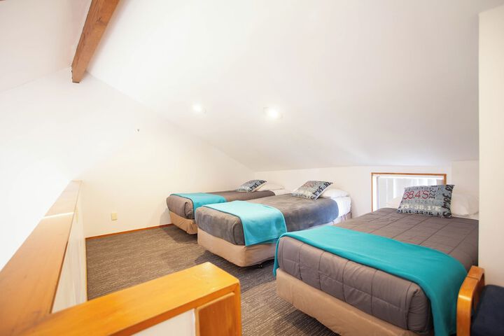 Room 45 of 163