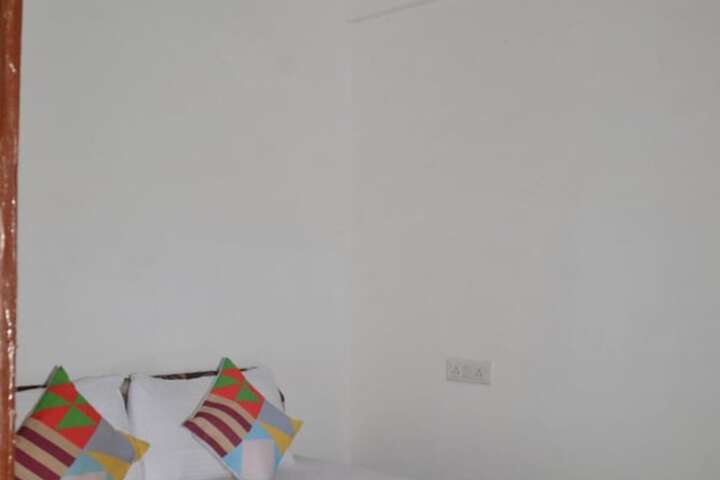 Room 8 of 39