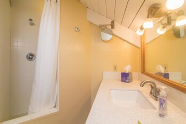 Room 40 of 120