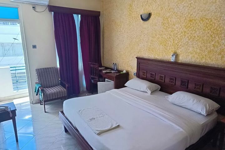 Room 18 of 43
