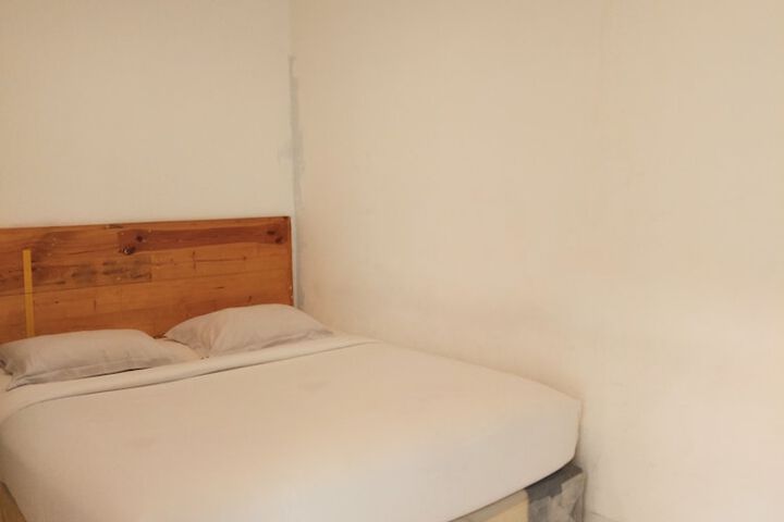 Room 10 of 11
