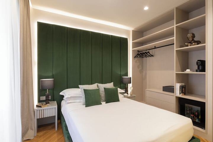 Room 40 of 76