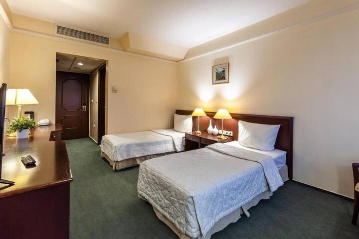 Room 5 of 34