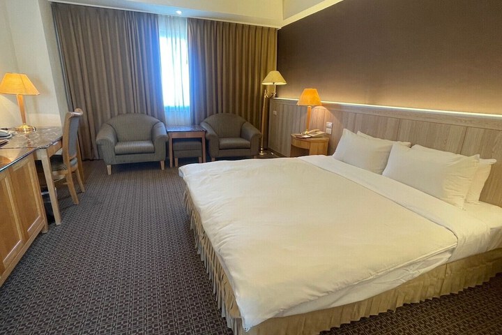 Room 14 of 41