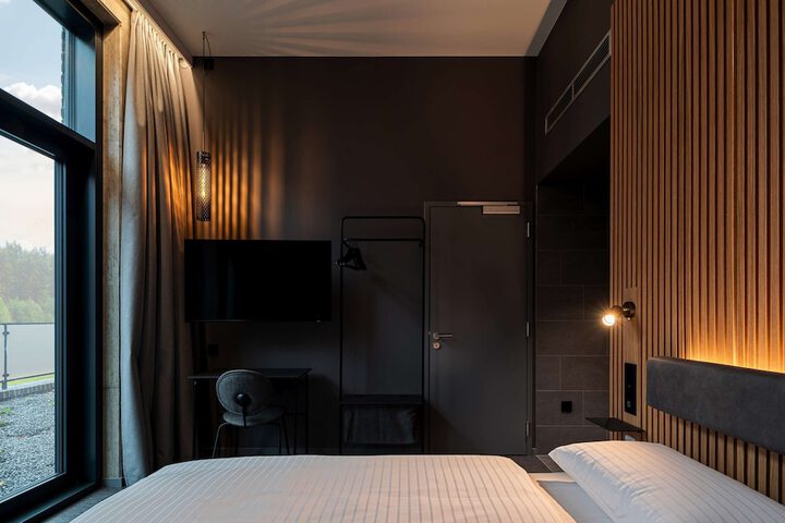 Room 54 of 90