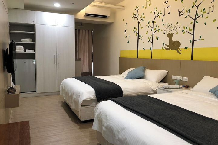 Room 30 of 49