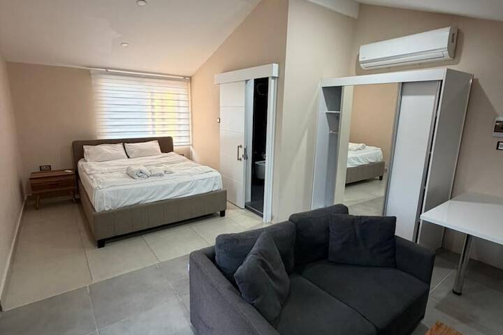 Room 10 of 26