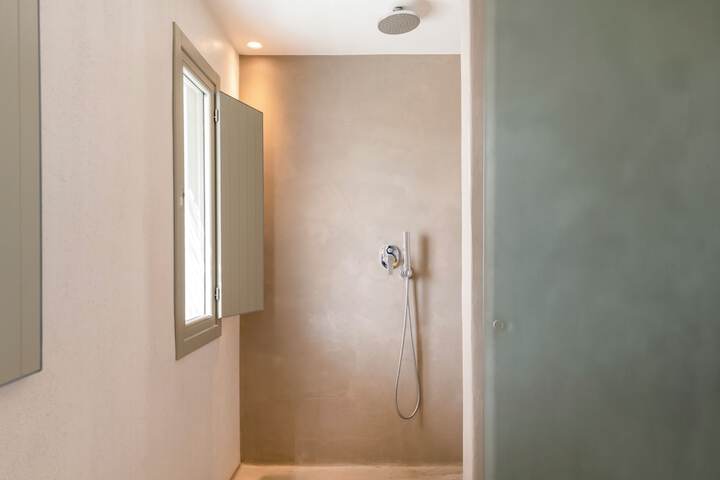 Room 11 of 186