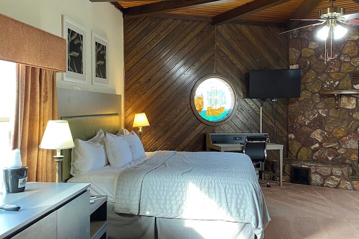 Room 34 of 51