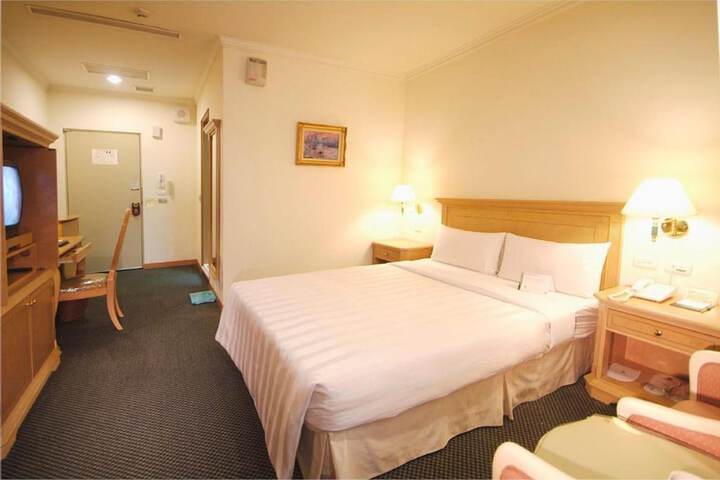 Room 8 of 40