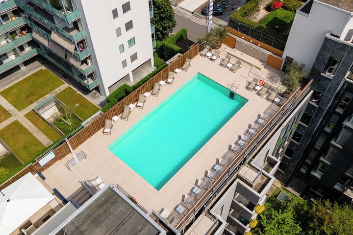 Pool Hotel