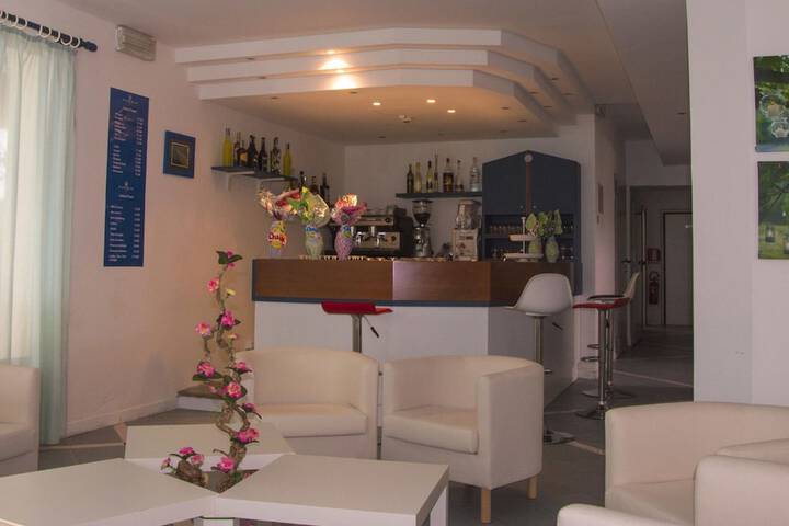 HOTEL FUCSIA