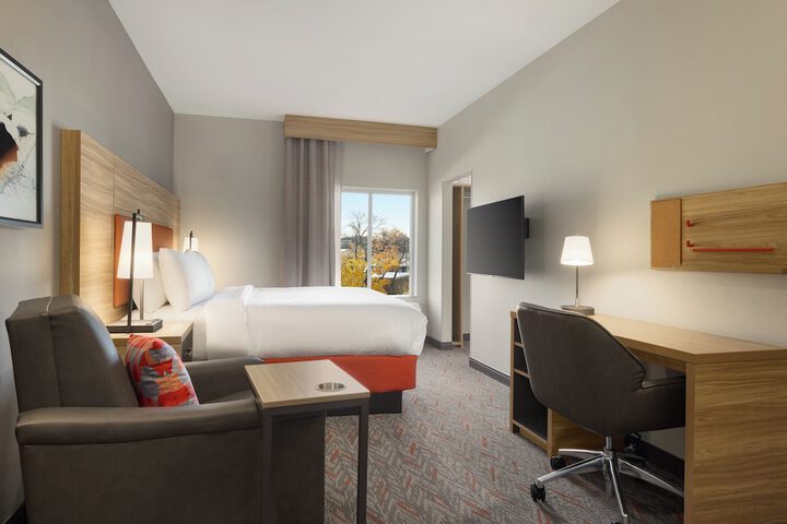 Room 8 of 26