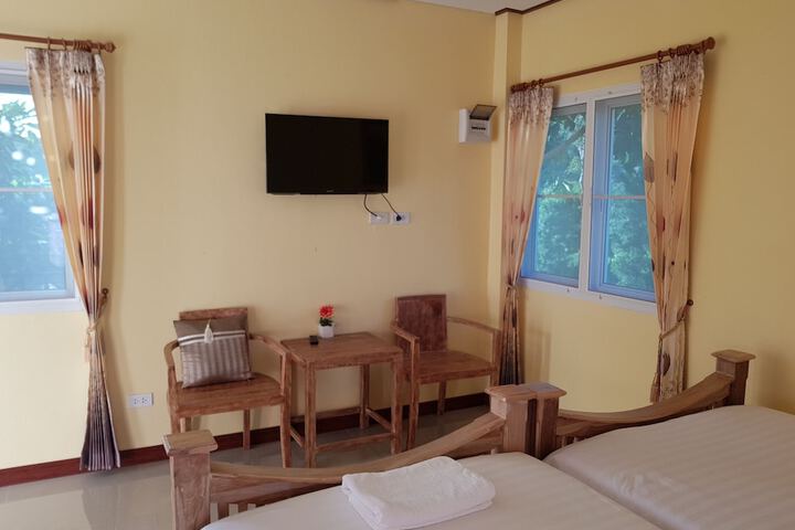 Room 13 of 27