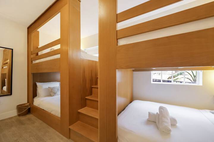 Room 12 of 21