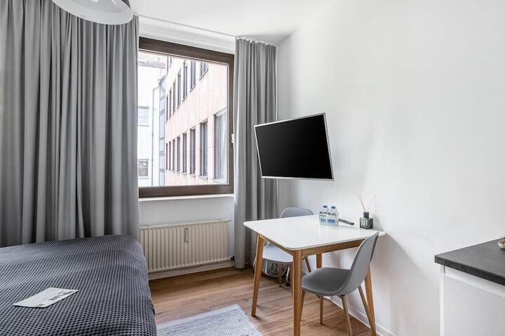 Room 25 of 49
