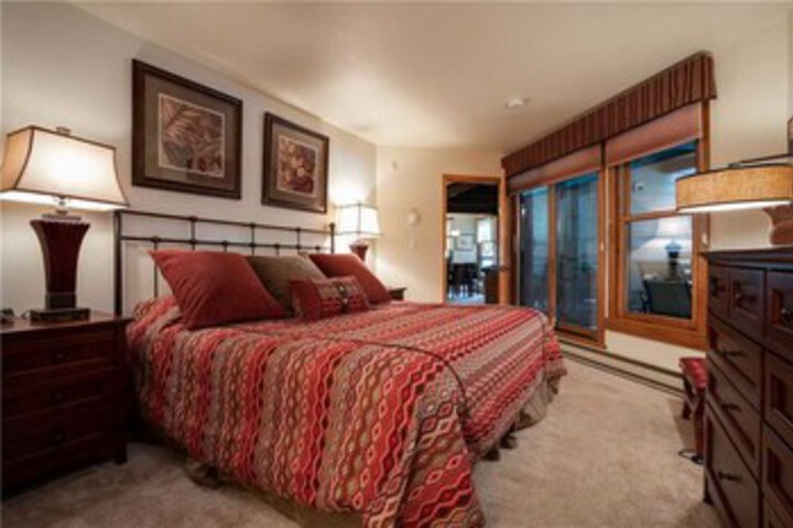 Room 10 of 23