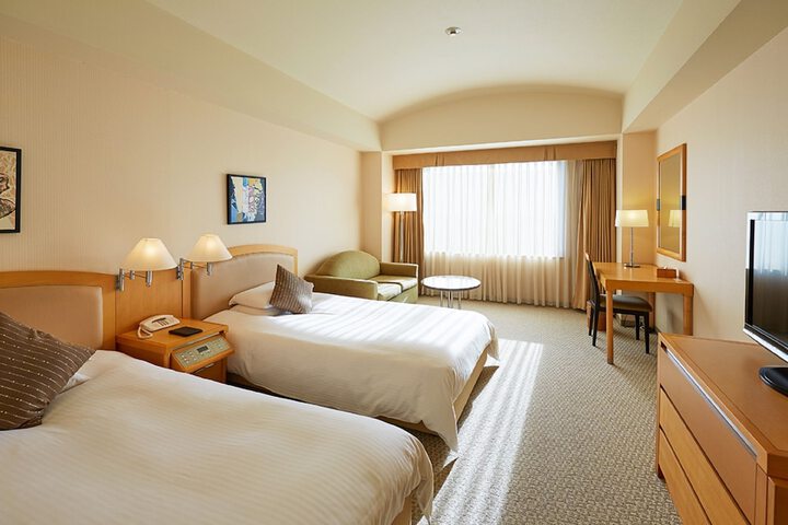 Room 8 of 50