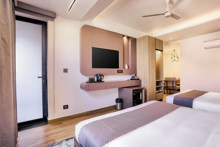 Room 16 of 33